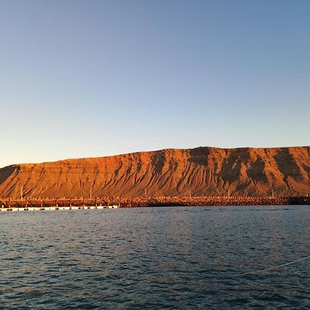 Magnifico Barco En La Graciosa Hotel Caleta de Sebo Exterior photo