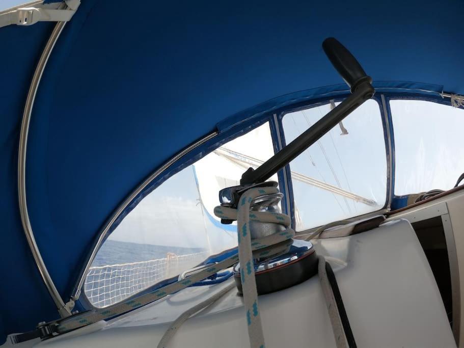 Magnifico Barco En La Graciosa Hotel Caleta de Sebo Exterior photo