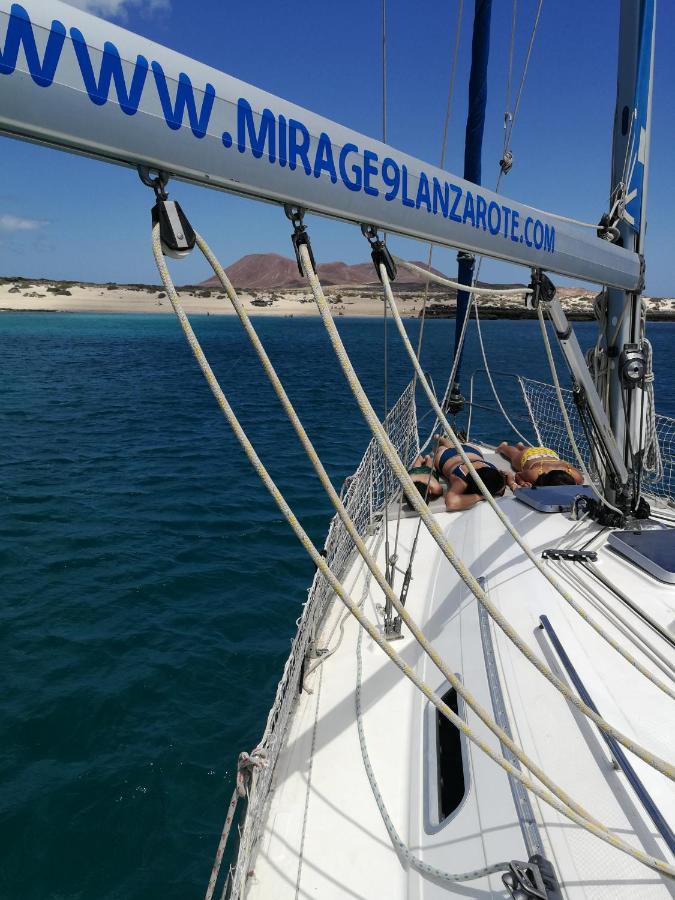 Magnifico Barco En La Graciosa Hotel Caleta de Sebo Exterior photo