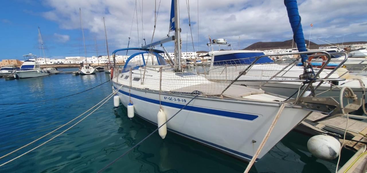Magnifico Barco En La Graciosa Hotel Caleta de Sebo Exterior photo