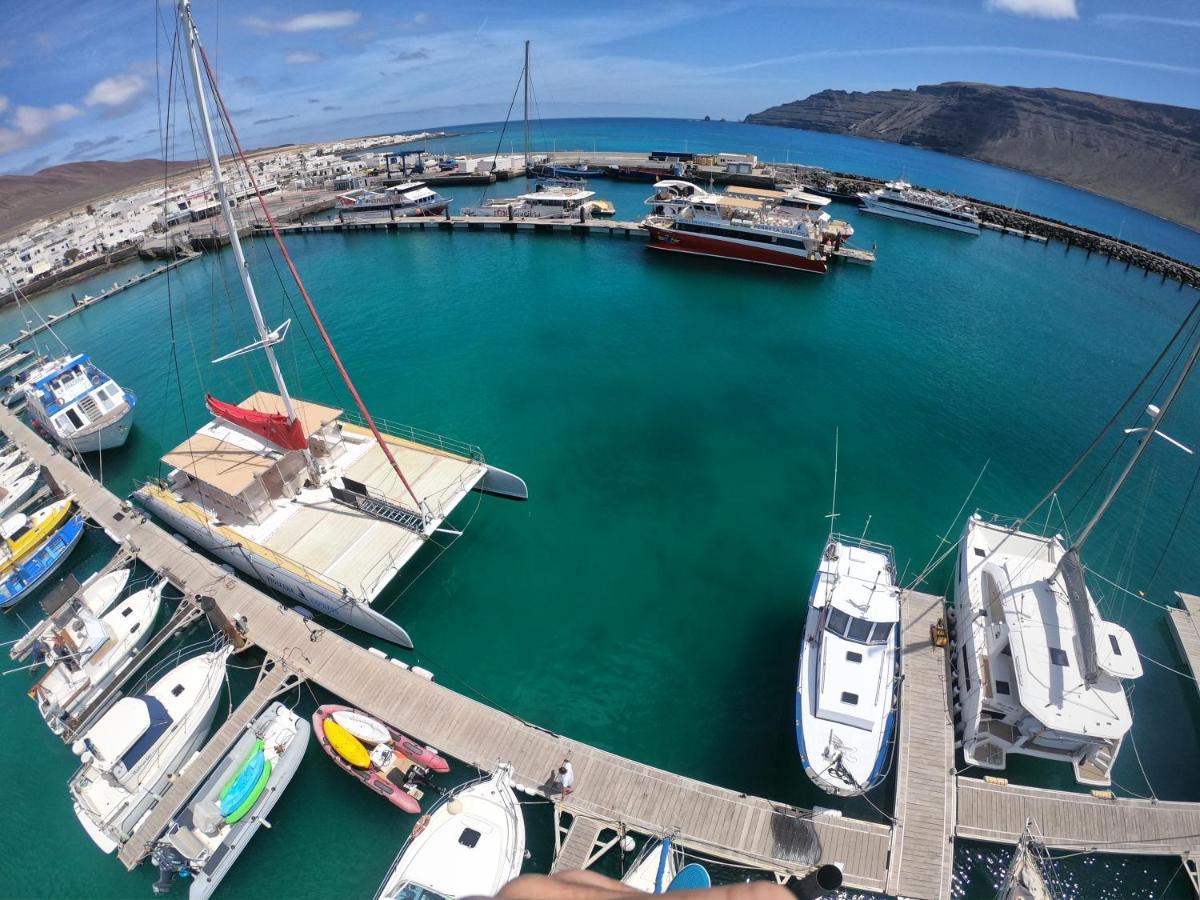 Magnifico Barco En La Graciosa Hotel Caleta de Sebo Exterior photo